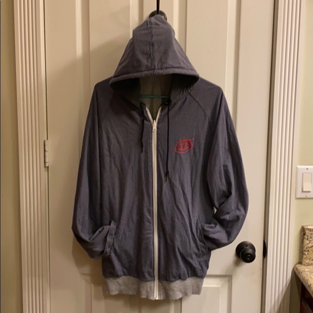 Reversible sweatshirt jacket. - Picture 7 of 8